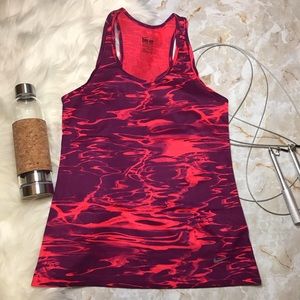 NIKE | Women’s Dri-Fit Regular Fit Tank Top Small